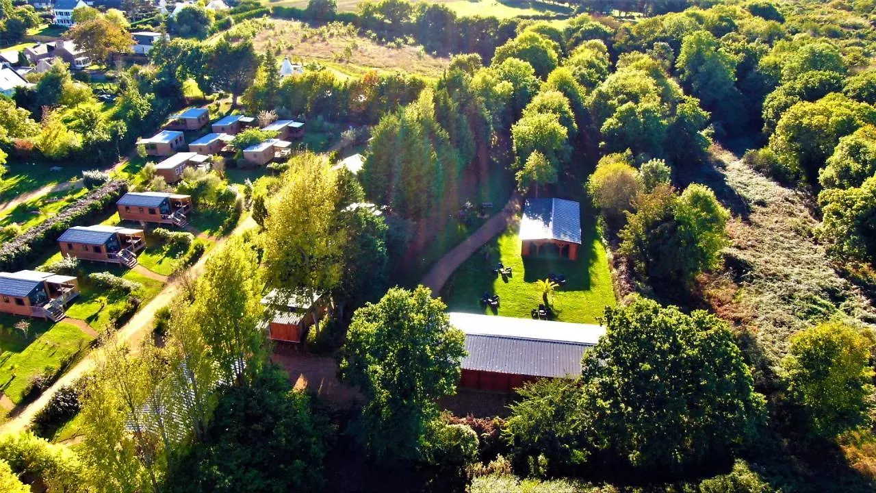 **** Camping Glamping Terre & Mer Étables France