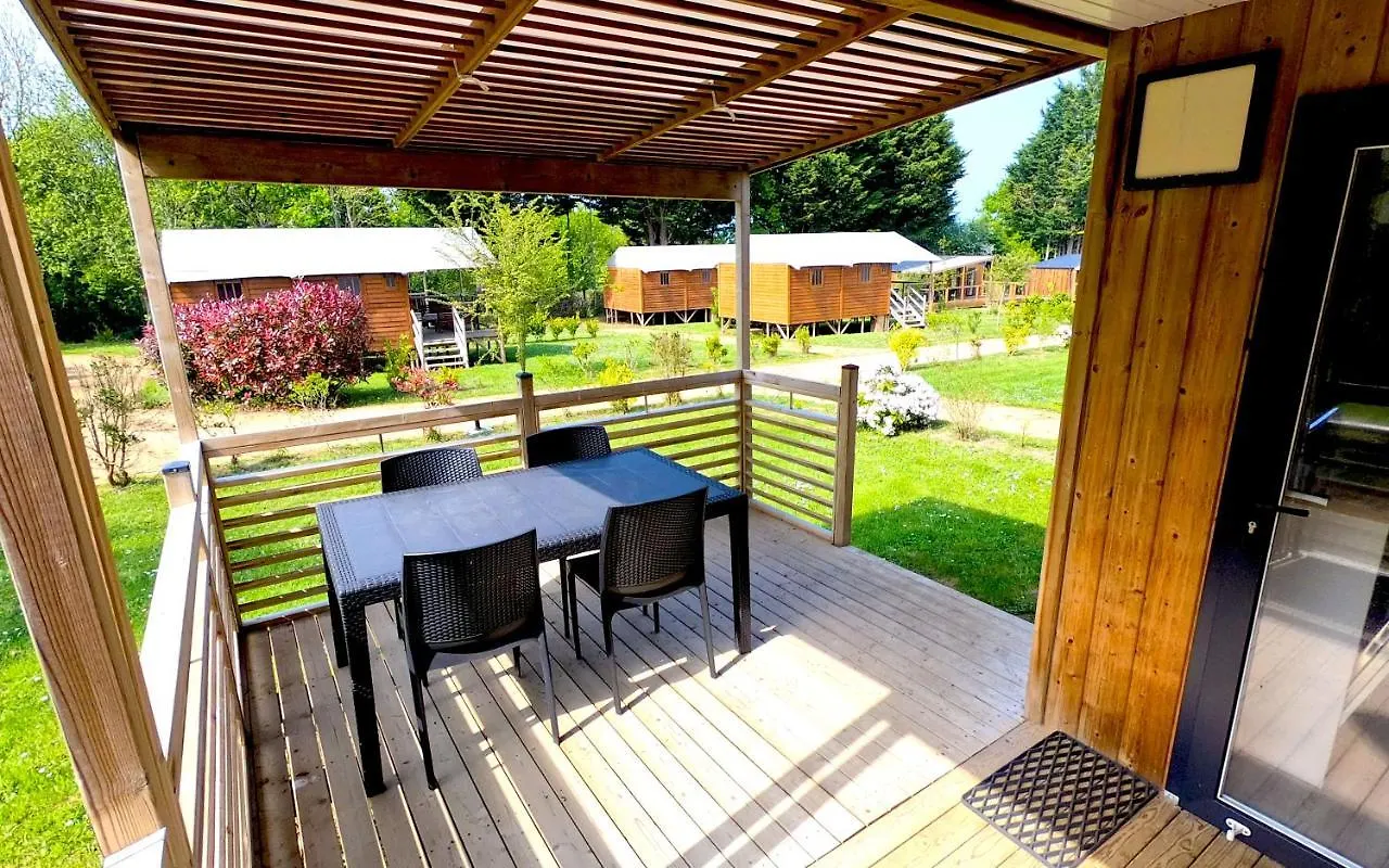 **** Camping Glamping Terre & Mer Étables France